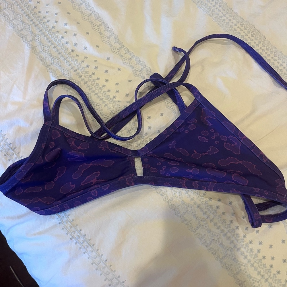 Jolyn Vent bikini top